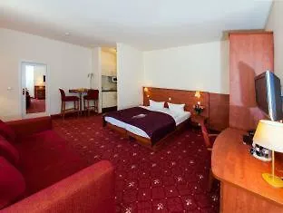 Отель & Zarenhof Prenzlauer Berg 3*