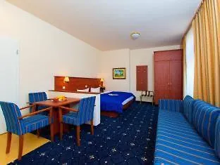 Отель & Zarenhof Prenzlauer Berg 3*